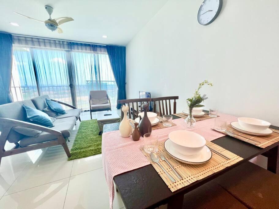 T3 1-10 Pax Trefoil 2Room Setia Alam Cozy Home Wifi Tv Bagian luar foto